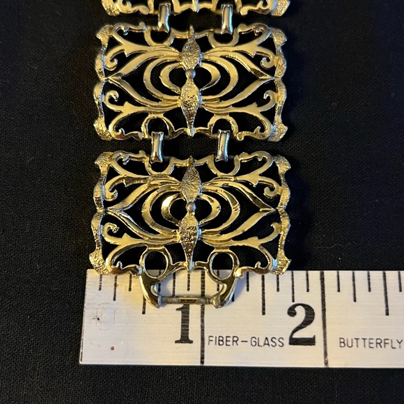 Large Link Bracelet - Picture 8 of 9